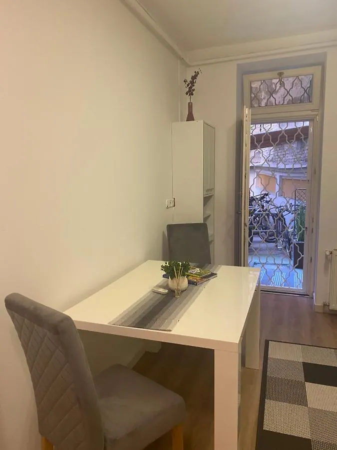 Tatra Apartment By The Danube Fully Accessible Budapest