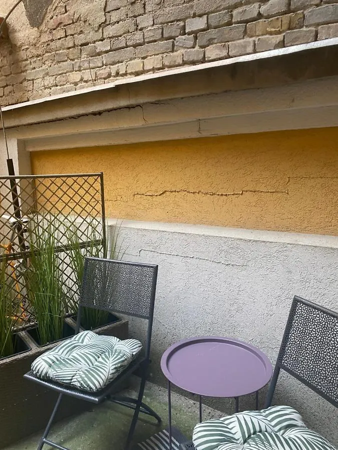 Tatra Apartment By The Danube Fully Accessible Budapest