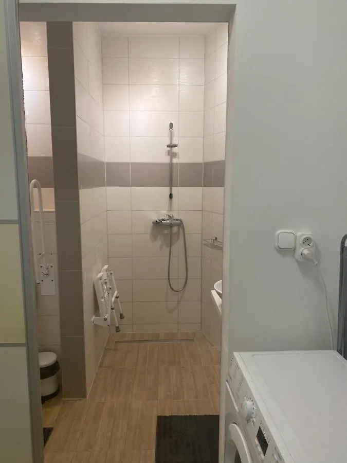 Tatra Apartment By The Danube Fully Accessible Budapest